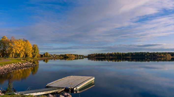 vista di un lago svedese
